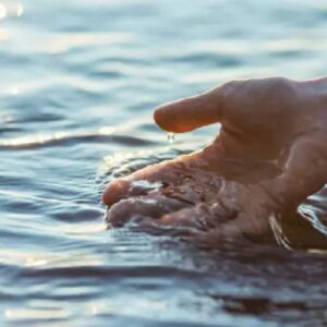 ha-llegado-la-hora-de-los-filtros-de-agua-mano-